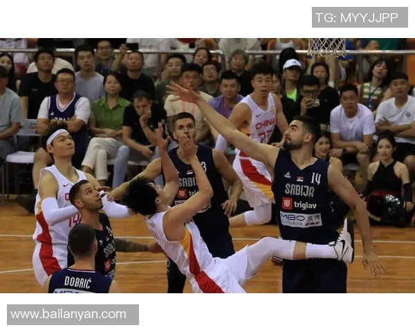 特纳变向突破 高难度挑篮打成2+1